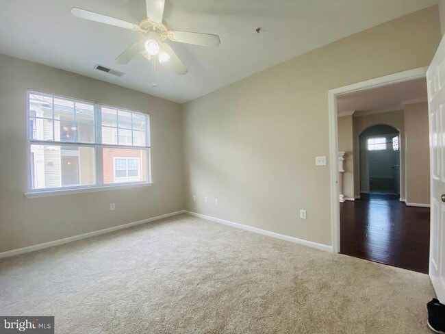 Building Photo - 12929 Centre Park Cir