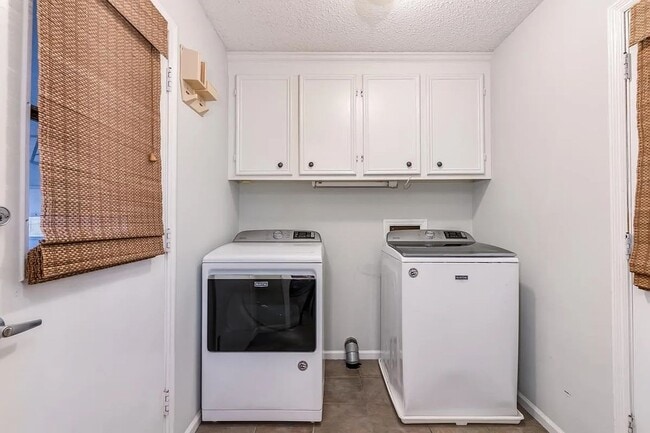 Building Photo - Charming 3 bedroom, 2 bathroom home located in Irmo, SC