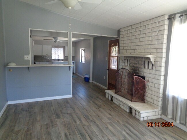 Building Photo - Bruckner/51st St West