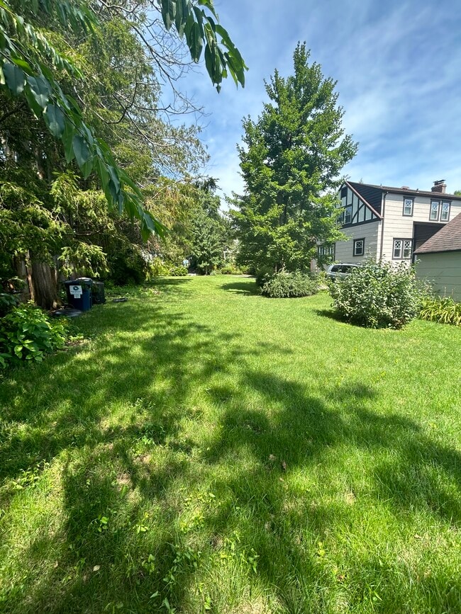 Building Photo - 1210 Fairview Ave