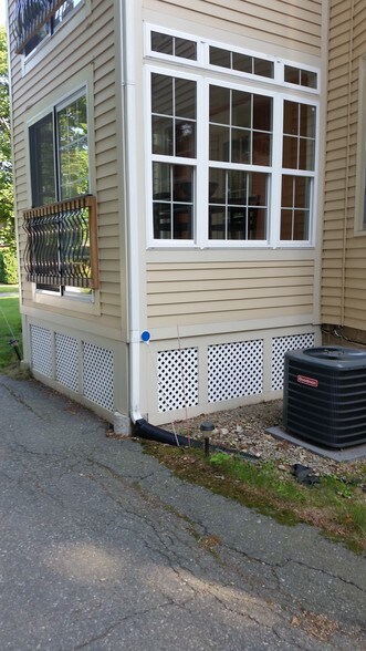 Building Photo - 43 Evergreen Ave