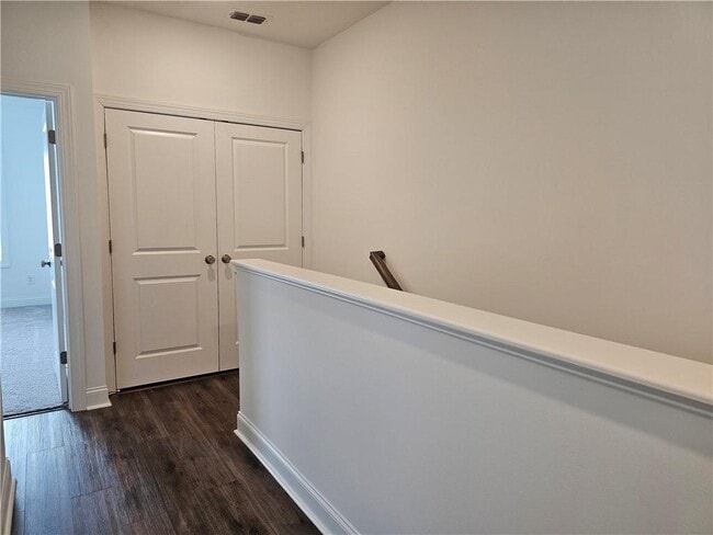 Building Photo - 502 Healy Dr