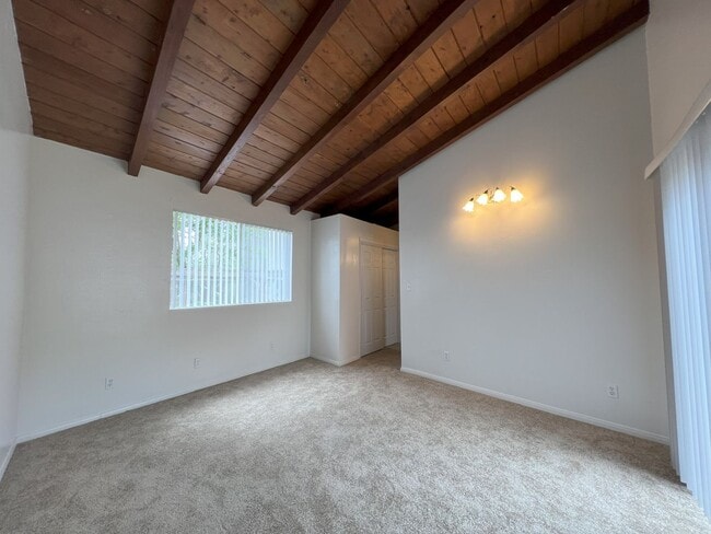 Building Photo - Must See 4 bedroom 2 and a half bathroom home in El Cajon
