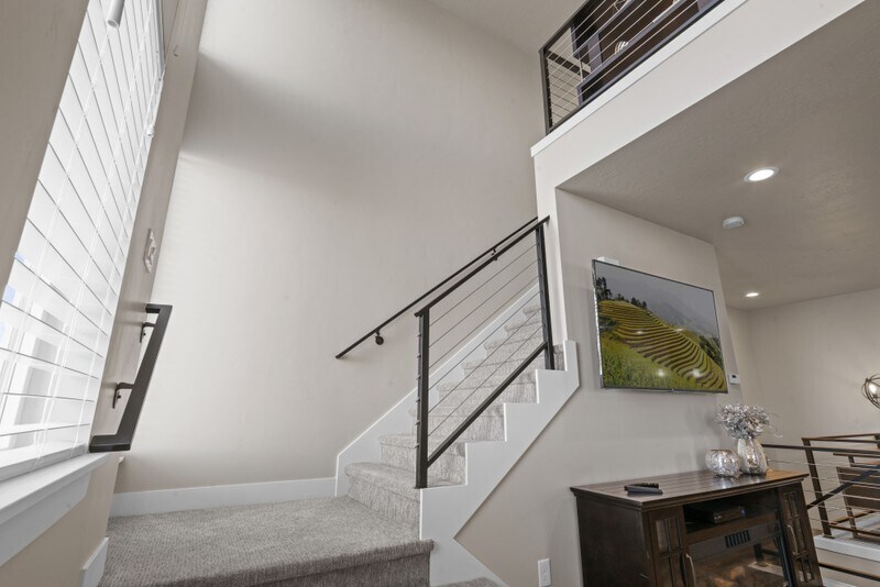 Building Photo - 572 Lewski Ln