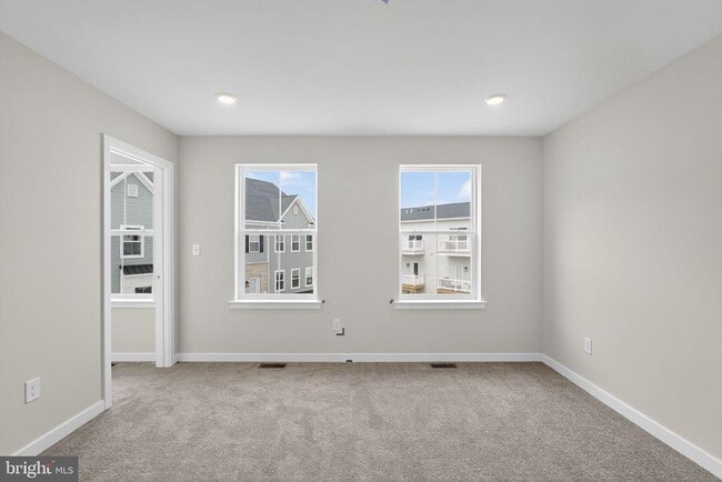 Building Photo - 5 Moran Pl