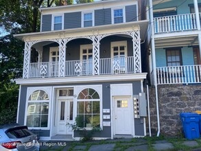 Building Photo - 9 Hone St