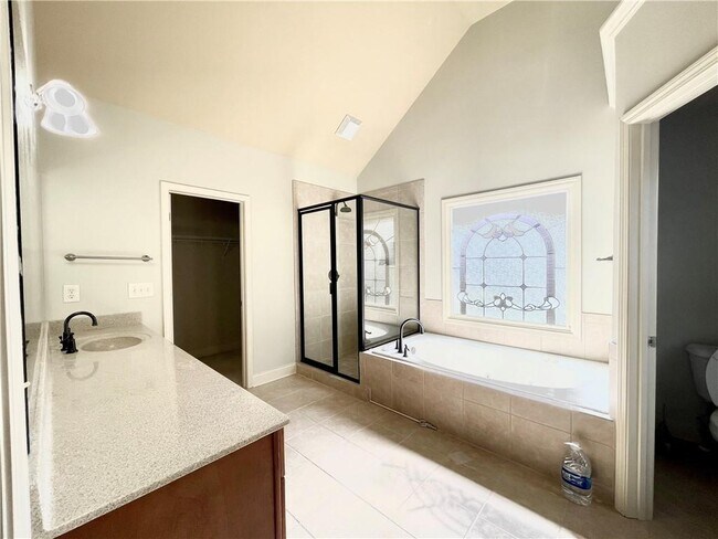 Building Photo - 2620 Village Chase Dr NW