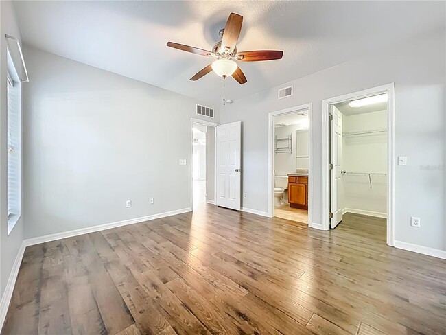 Building Photo - 3101 E Washington St