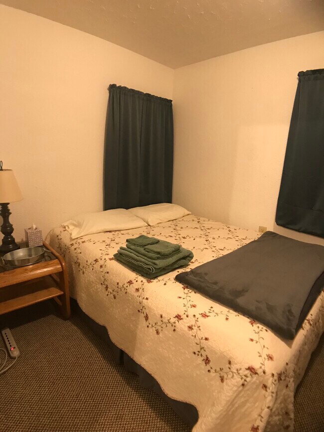 Building Photo - 1734 Olive St