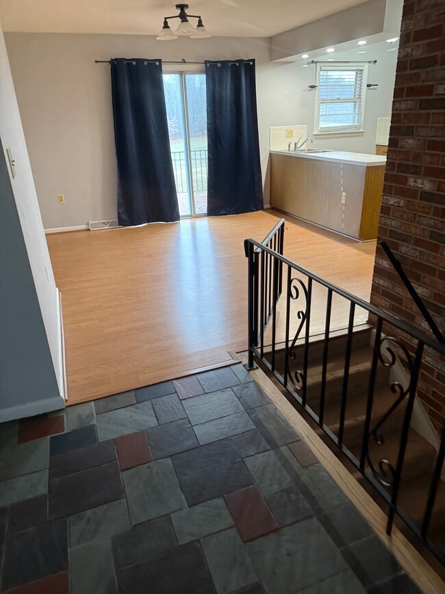 Building Photo - 1755 Holland Cliffs Rd