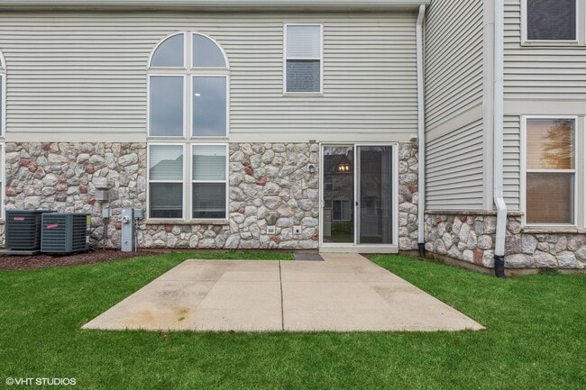 Building Photo - 24843 Franklin Ln