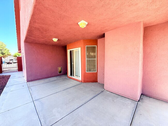 Building Photo - Spacious 4-Bedroom, 2-Bathroom Single-Stor...