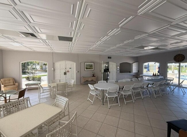 Building Photo - 5835 Tidewood Ave