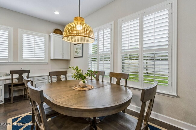 Building Photo - 209 Manor Ln