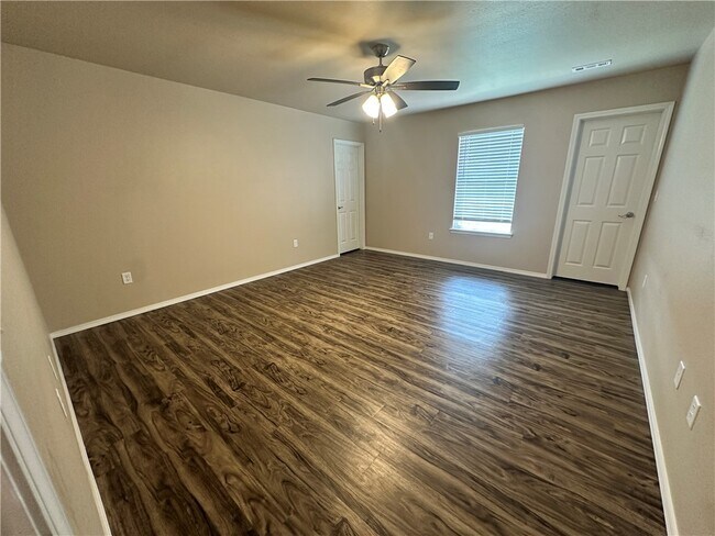 Building Photo - 2129 Brown Bear Ln