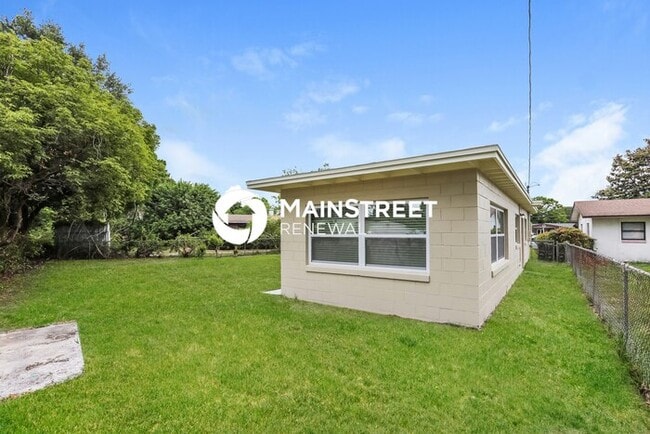 Building Photo - 3 Bedroom Pet-Friendly Home in ORLANDO, FL with Main Street Renewal