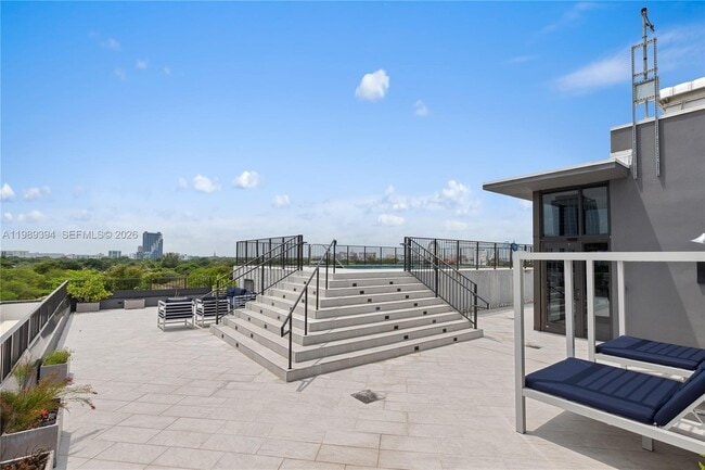 Building Photo - 3156 SW 27th Ave