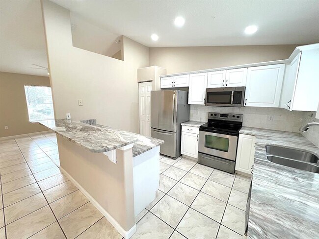 Building Photo - 142 Rolling Sands Dr