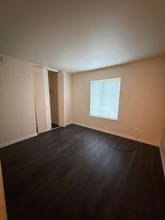Building Photo - Charming 2 Bedroom, 2 Bath Condo available in South Charlotte!