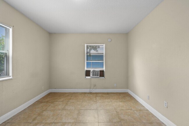Building Photo - 3721 Henry Ave