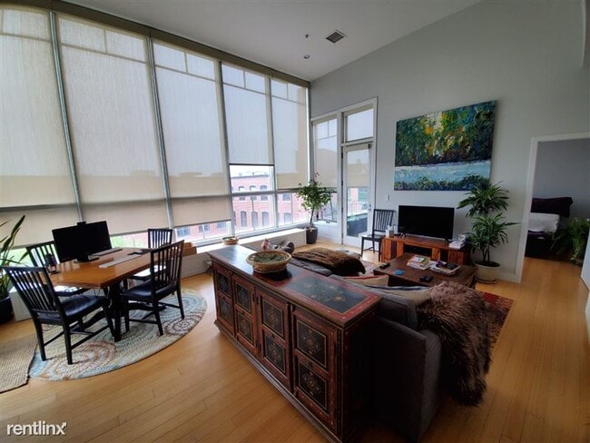Primary Photo - 490 Harrison Ave