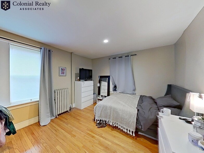 Building Photo - 328 St Paul St