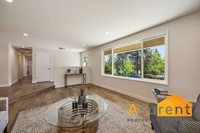 Building Photo - Newly remodeled, single level 3 bed- 2 bat...