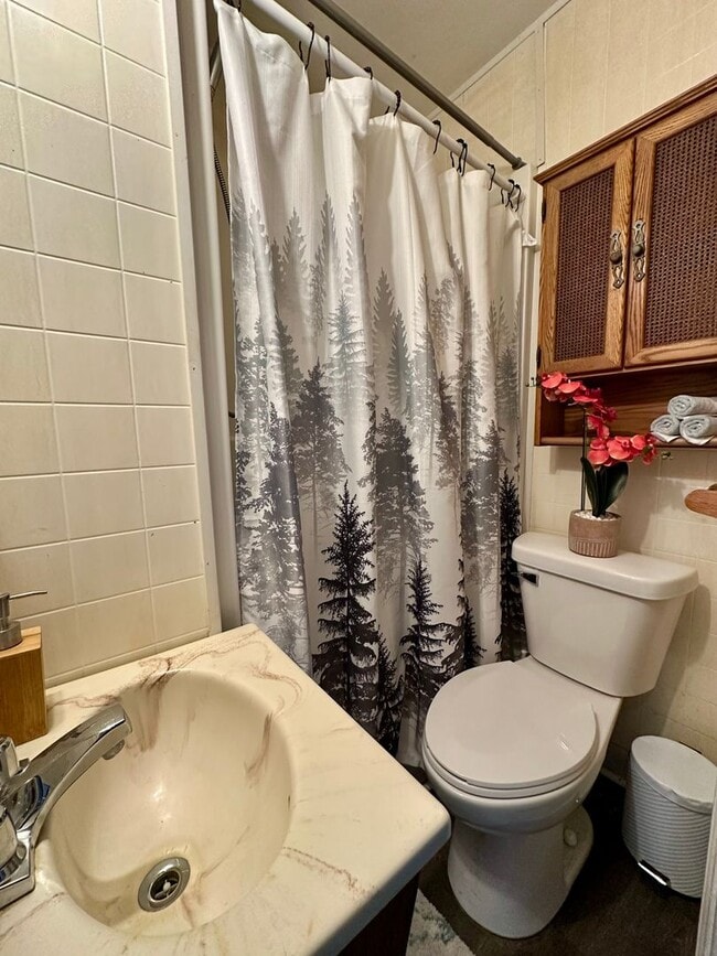 Building Photo - 1 bed, 1 bath house for rent in Waterloo