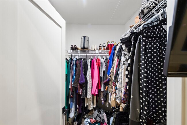 Building Photo - 68 Armandine St