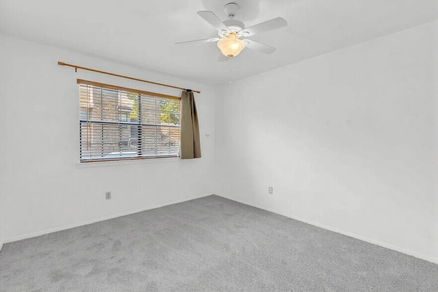 Building Photo - 2913 Pearl St