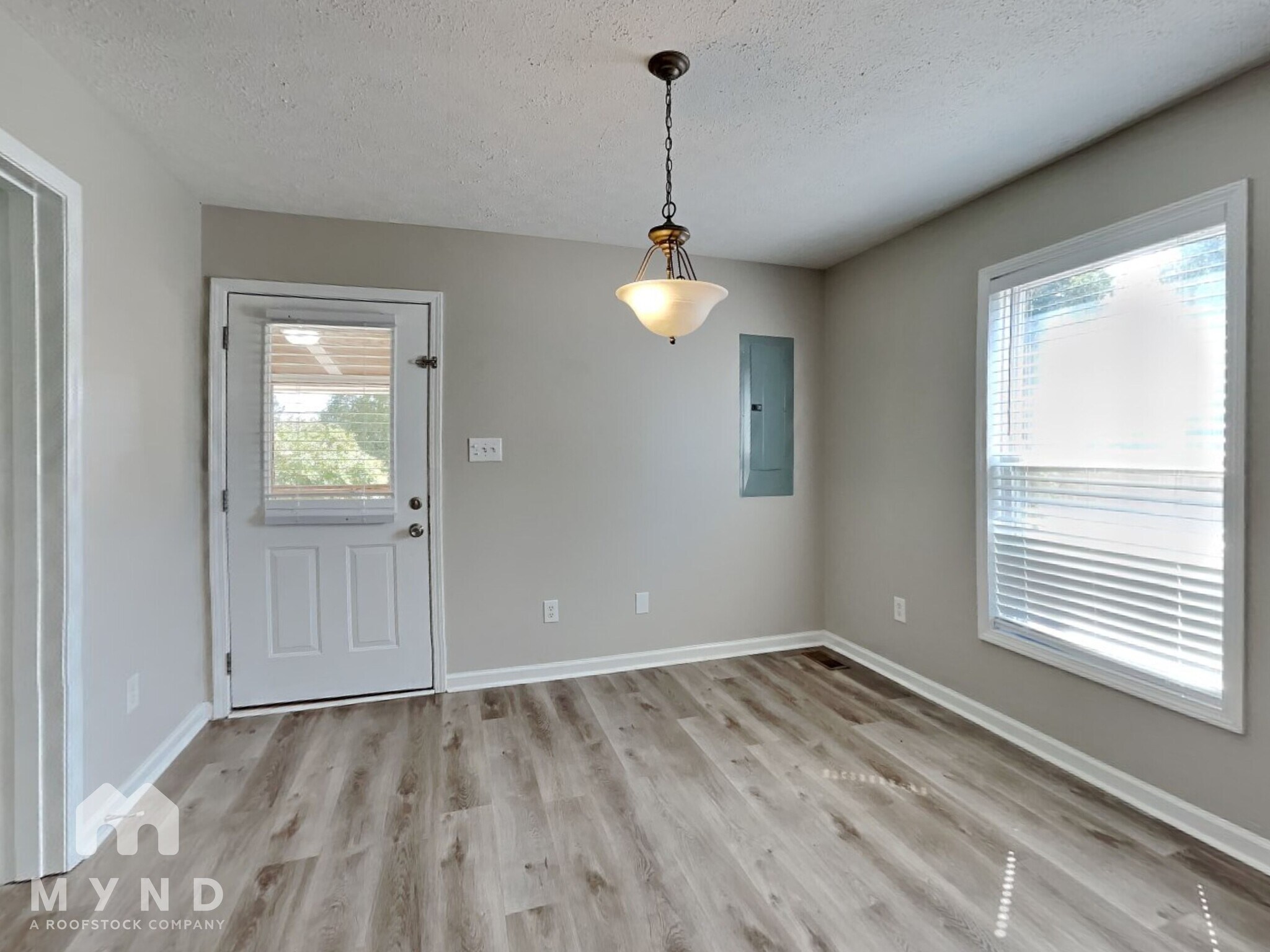 Building Photo - 40 Strawberry Hill Ln