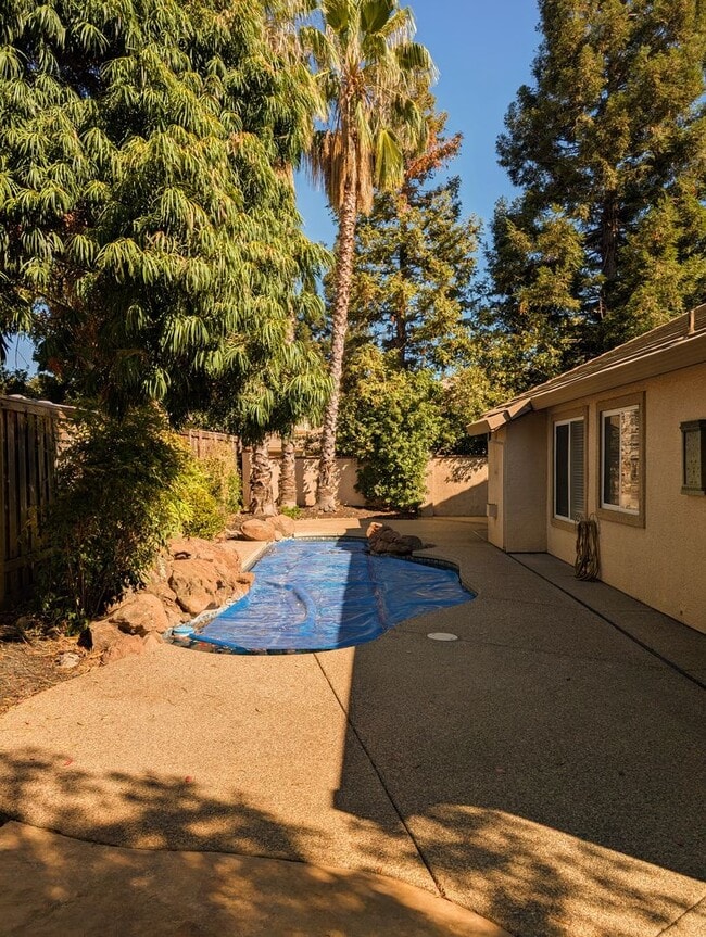 Building Photo - BEAUTIFUL SINGLE FAMILY HOME IN FOLSOM!