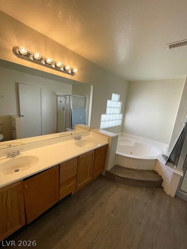 Building Photo - 8829 Cornwall Glen Ave