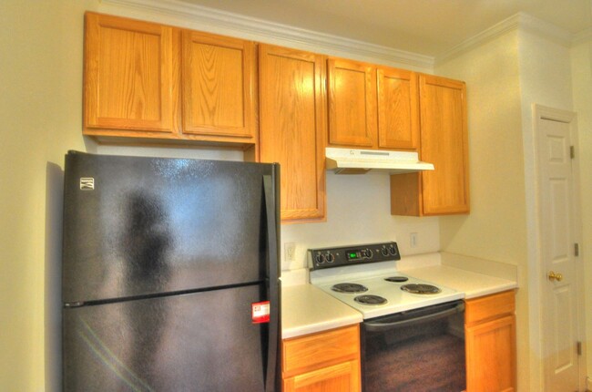 Building Photo - Cozy One Bedroom in Southern Village!