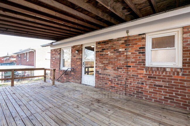 Building Photo - 145 Newcastle St