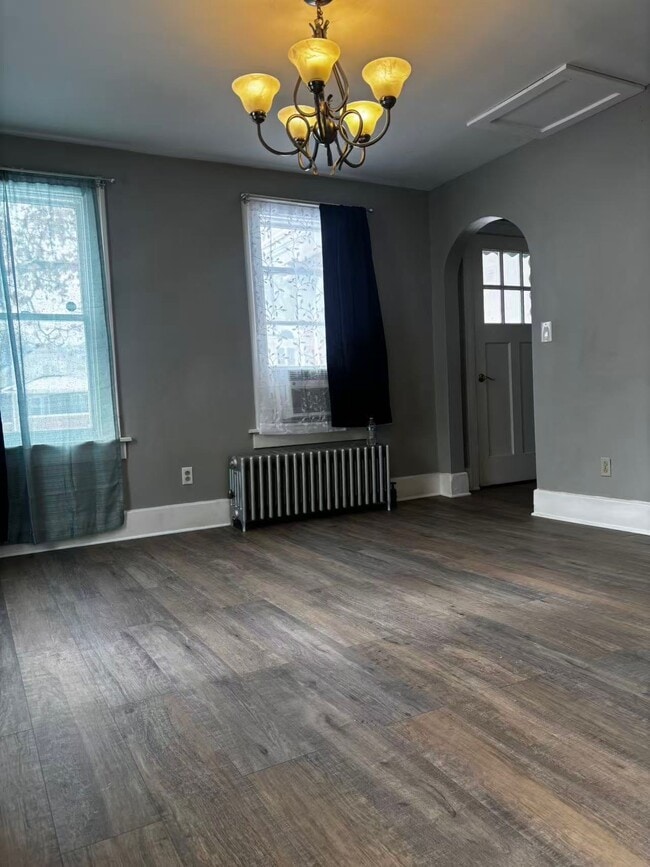 Building Photo - 214 S Glenwood Ave