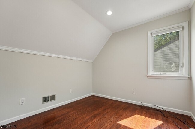 Building Photo - 4 Arbor Ct