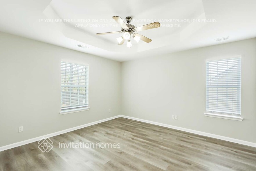 Building Photo - 5000 Buckeye Pl