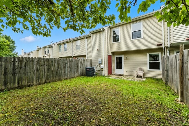 Building Photo - 1323 Longlac Rd