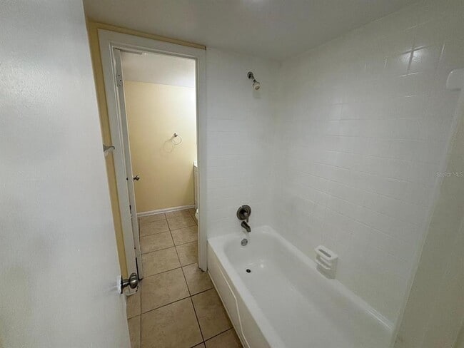 Building Photo - 1432 Holden Ave