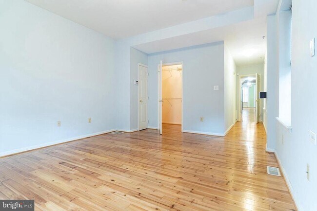 Building Photo - 1523 Green St