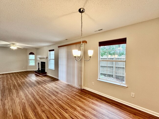 Building Photo - 2-Bedroom Condo Ready NOW! 2 Primary Suite...
