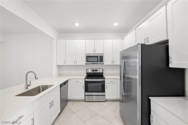 Building Photo - 2827 Blossom Wy