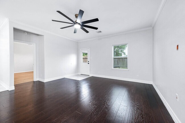 Building Photo - 7631 Retama Terrace Ln