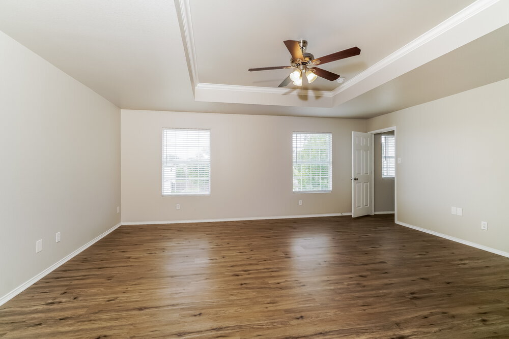 Building Photo - 228 Weeping Willow