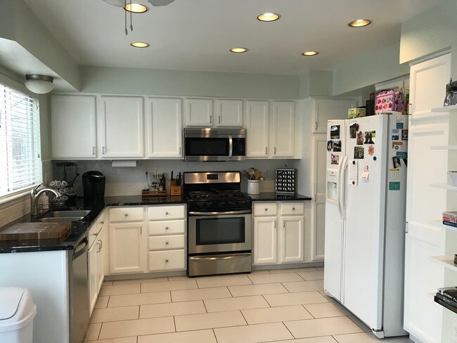 Building Photo - Fabulous 4BR home in the heart of Broomfield