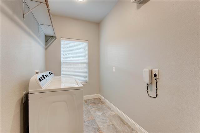 Building Photo - 2521 Benbrook Blvd