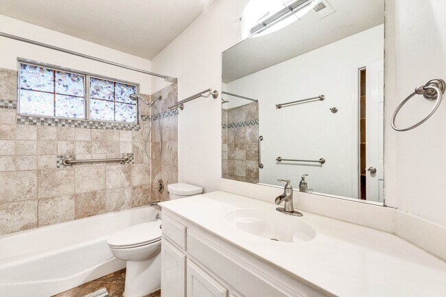 Building Photo - Beautiful Home in Shady Hollows Available ...
