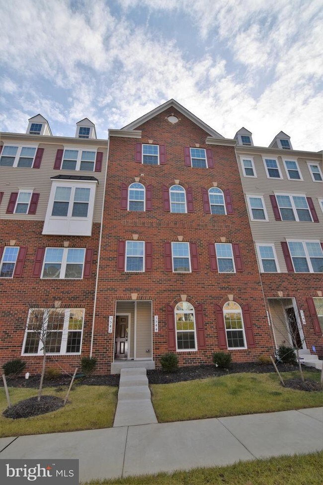 Building Photo - 3544 Briarwood Dr