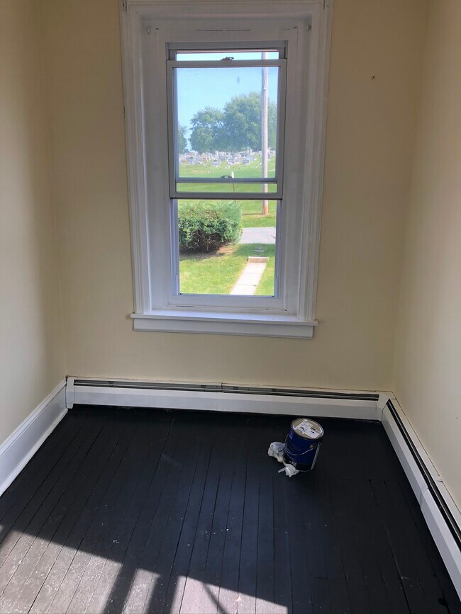 Upstairs Bedroom 3 or office space - 825 Maple Ave